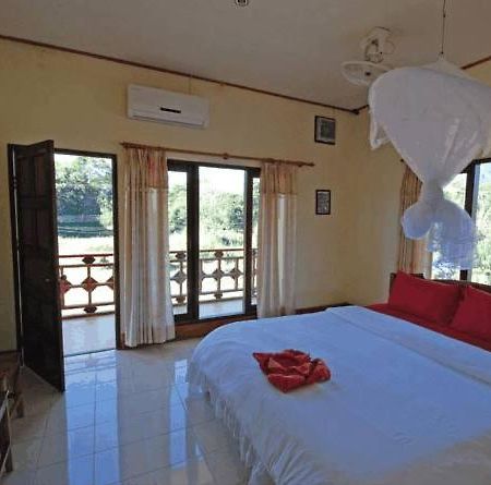 Jammee Guesthouse Vang Vieng Esterno foto